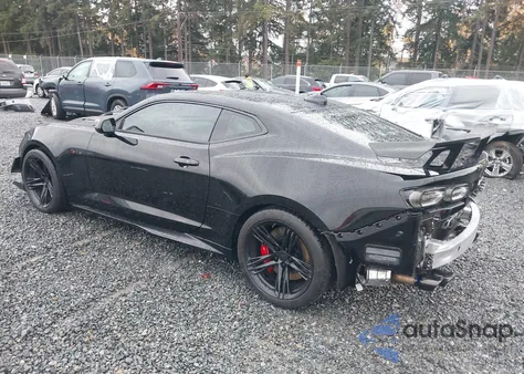 2021 Chevrolet Camaro Rwd Zl1 z USA, uszkodzony, nr VIN 1G1FK1R6XM0139083